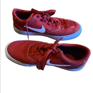 red canvas nike sb youth skate shoes
